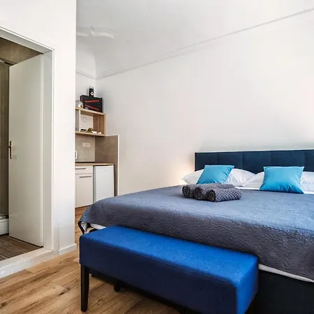 Art Deco Old Town Square By Duhomes *